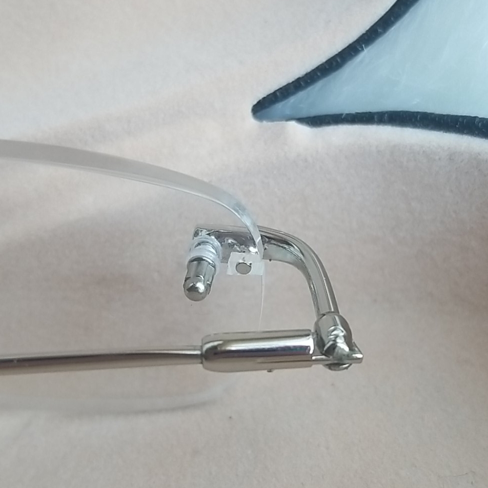 Readers with case - Picture 8 of 8